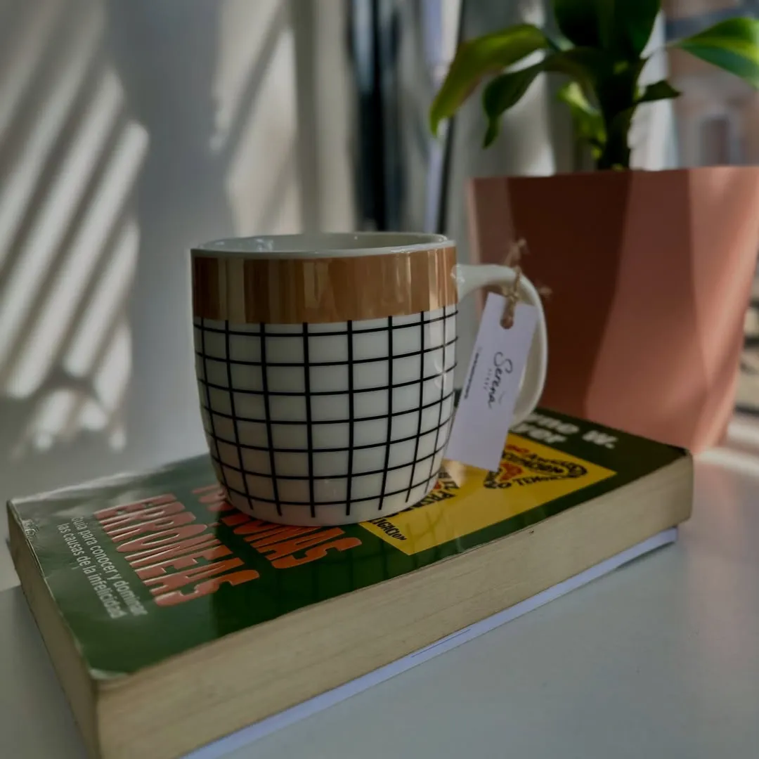TAZA CERAMICA PARA TÉ A CUADROS